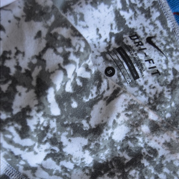 Nike cropped dri-fit leggings - Picture 2 of 3